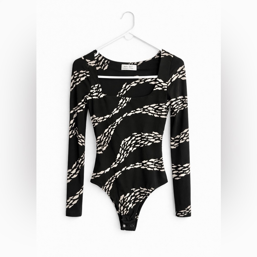 Fighting Eel / Ava Sky Black Fish Wave Paris Bodysuit XS